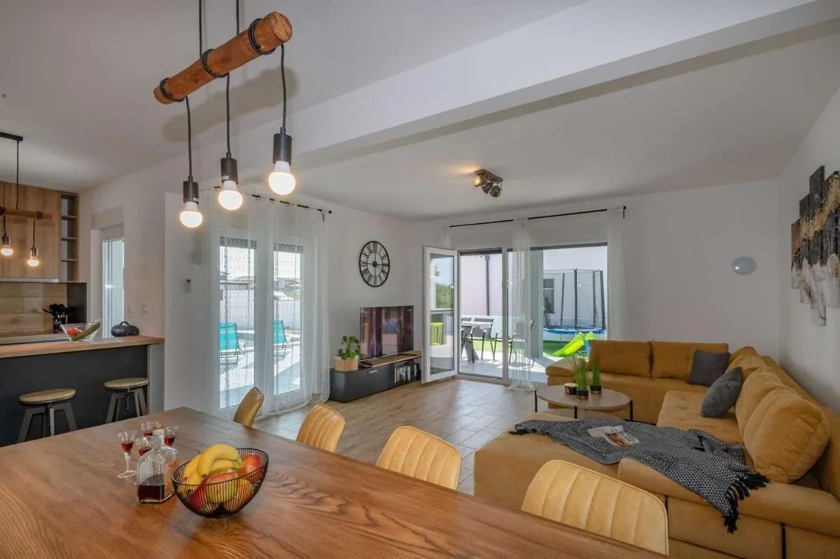Villa Rovena, A Modern And Luxurious Istrian Villa Juršići Horvátország