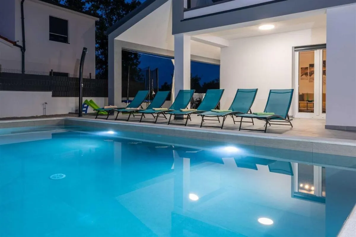 Villa Rovena, A Modern And Luxurious Istrian Villa Juršići Nyaraló