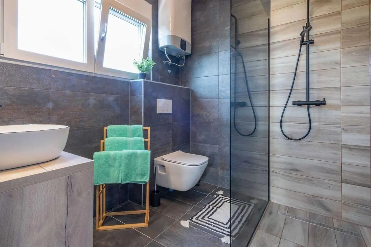 Villa Rovena, A Modern And Luxurious Istrian Villa Juršići Kroatien
