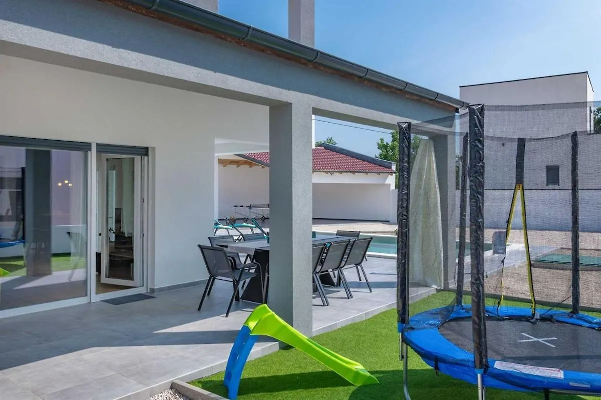 Villa Rovena, A Modern And Luxurious Istrian Villa Juršići Ferienhaus